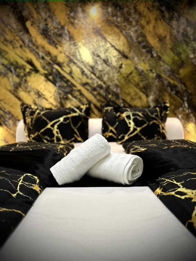 Deluxe - Apartment ' Andrei 2 ' - Neu In Нойбург ан дер Донау Екстериор снимка