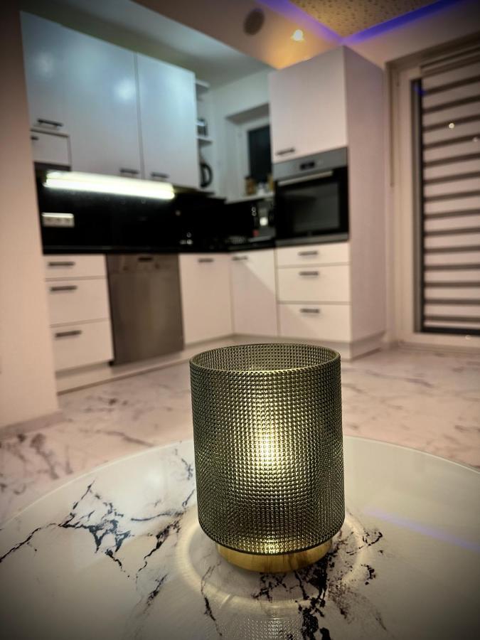 Deluxe - Apartment ' Andrei 2 ' - Neu In Нойбург ан дер Донау Екстериор снимка